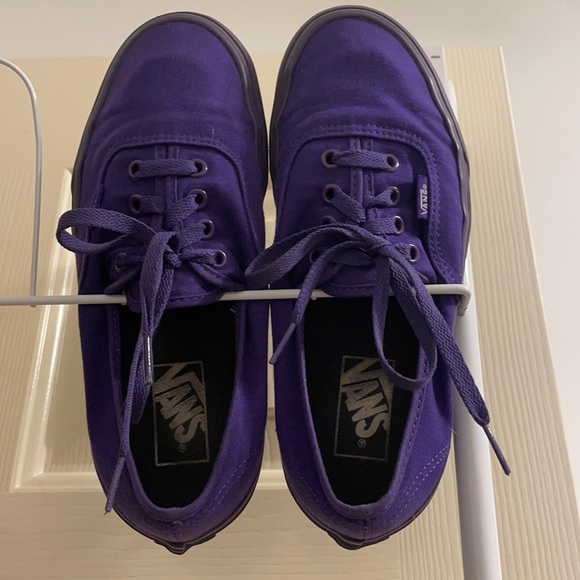 Vans - Picture 1 of 1